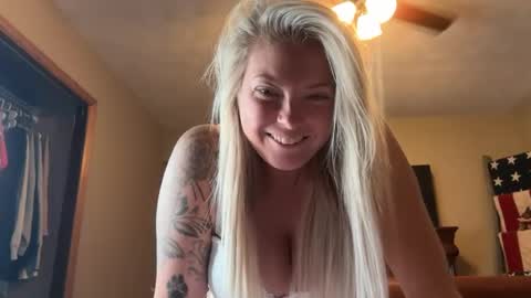 Lexi  online show from June 24, 9:25 pm