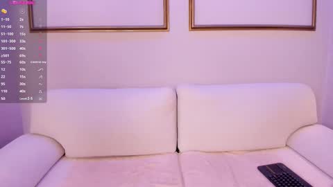 Lexie Thompson  online show from February 19, 12:26 pm