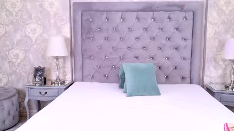 Snapshot of lexiriley chatting on October 1, 5:45 am Lexi Riley online show from October 1, 5:45 am