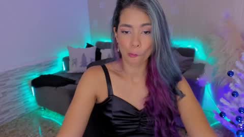 Snapshot of lexy_fox2 chatting on December 6, 3:52 am Lexy online show from December 6, 3:52 am