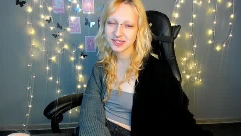 Snapshot of lexy_woorhez chatting on February 5, 10:41 am Lexy online show from February 5, 10:41 am
