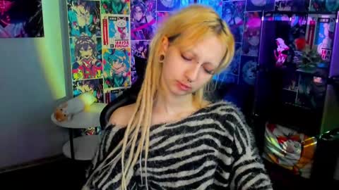 Snapshot of lexy_woorhez chatting on March 5, 10:22 am Lexy online show from March 5, 10:22 am