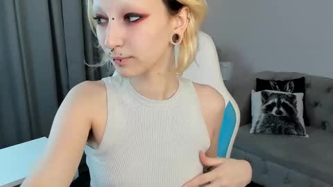 Snapshot of lexy_woorhez chatting on October 18, 11:35 am Lexy online show from October 18, 11:35 am