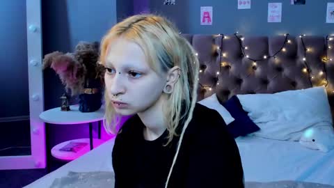 Snapshot of lexy_woorhez chatting on February 19, 10:23 am Lexy online show from February 19, 10:23 am