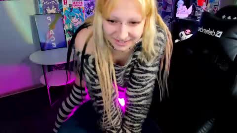 Snapshot of lexy_woorhez chatting on March 10, 10:18 am Lexy online show from March 10, 10:18 am