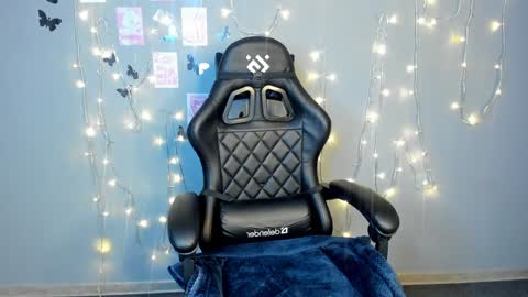 Snapshot of lexy_woorhez chatting on February 7, 10:29 am Lexy online show from February 7, 10:29 am