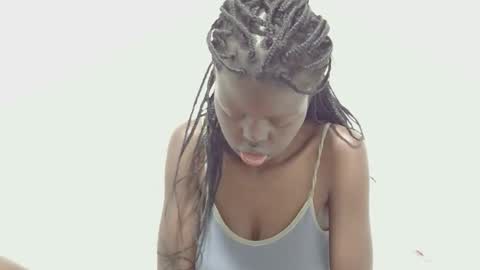 laylani69 online show from May 20, 1:57 am