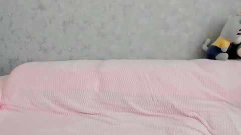 LEANNAA online show from November 8, 6:18 am