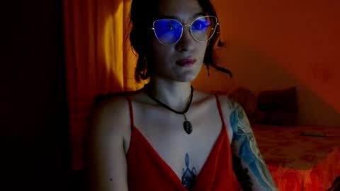 liliana online show from April 3, 7:06 am