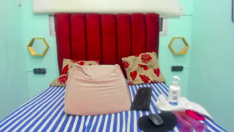 lia_cherryx online show from May 15, 12:38 am