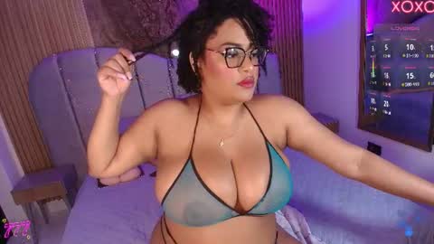 V A L  online show from July 28, 11:50 am