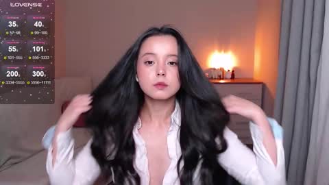 Snapshot of lia_hetty chatting on September 13, 5:21 pm L I A online show from September 13, 5:21 pm