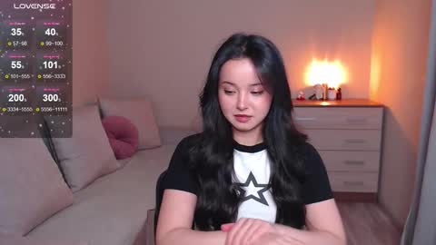 Snapshot of lia_hetty chatting on October 6, 2:23 pm L I A online show from October 6, 2:23 pm