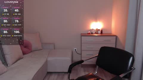 Snapshot of lia_hetty chatting on October 11, 5:15 pm L I A online show from October 11, 5:15 pm