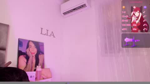 Snapshot of lia_johnsonn chatting on October 18, 12:19 pm Lia Jhonson online show from October 18, 12:19 pm