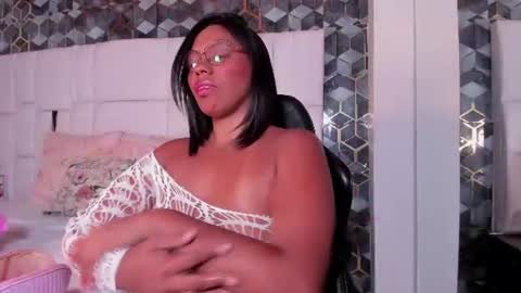 lia_mariana online show from July 4, 9:43 pm
