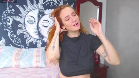 Snapshot of lia_monroe chatting on December 11, 3:37 pm Lia Monroe online show from December 11, 3:37 pm