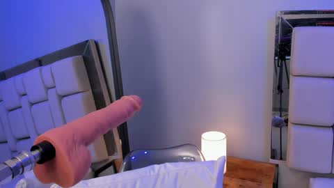 lia_owenss online show from May 10, 9:50 pm