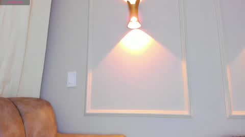 Snapshot of lia_walton__ chatting on January 4, 12:05 pm liz walton online show from January 4, 12:05 pm