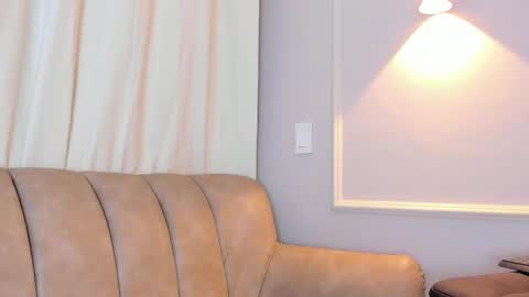 Snapshot of lia_walton__ chatting on September 17, 12:14 pm liz walton online show from September 17, 12:14 pm