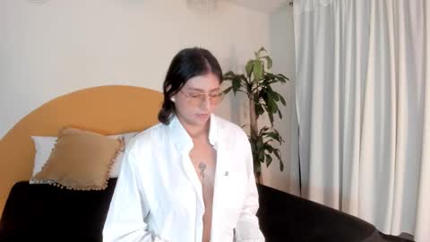   Liaa  online show from February 12, 11:06 pm