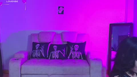 Liaa  online show from January 28, 9:50 pm