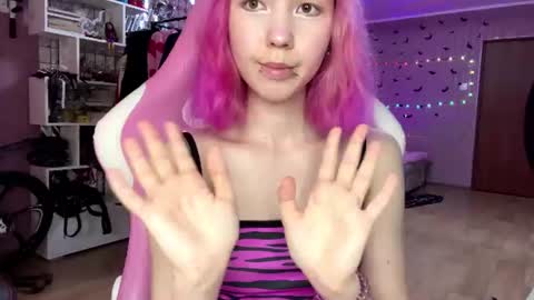 Lia online show from June 25, 1:24 pm