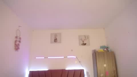 liahdiaz_ online show from April 17, 4:36 am