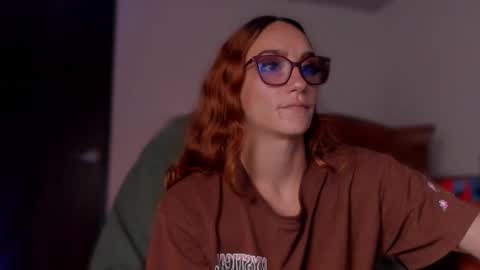 Snapshot of liahilton_ chatting on February 17, 3:44 pm lh6 9c online show from February 17, 3:44 pm