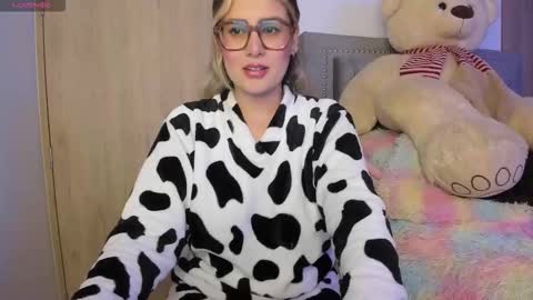 Snapshot of liahkimi chatting on September 21, 1:48 am Lia online show from September 21, 1:48 am