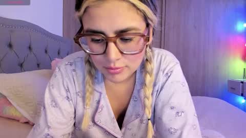 Snapshot of liahkimi chatting on September 25, 1:37 am Lia online show from September 25, 1:37 am