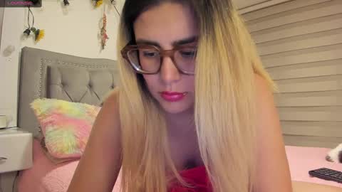 Snapshot of liahkimi chatting on February 14, 11:53 pm Lia online show from February 14, 11:53 pm