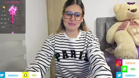 Snapshot of liahkimi chatting on December 4, 4:32 am Lia online show from December 4, 4:32 am