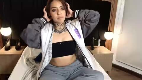 L I A M O N R O E online show from March 5, 12:23 pm