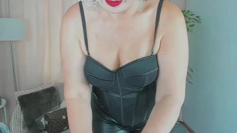 Liana online show from June 14, 7:31 am