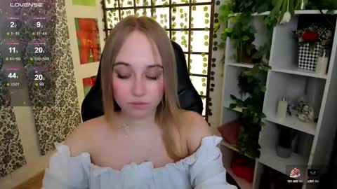 Snapshot of liana_bright chatting on March 9, 2:07 am Liana online show from March 9, 2:07 am