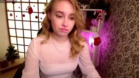 Snapshot of liana_bright chatting on January 4, 2:03 am Liana online show from January 4, 2:03 am