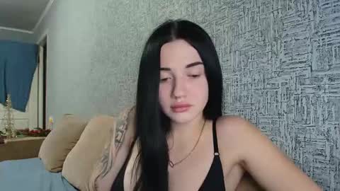 liana_diva online show from December 18, 7:07 pm