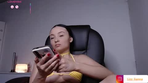 Snapshot of lianna_hot chatting on September 13, 6:54 am --- buy my content naughty in my bio- online show from September 13, 6:54 am