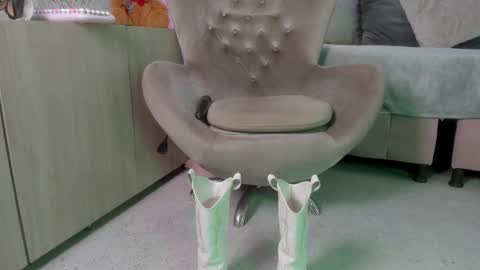 Snapshot of liannaa_ chatting on October 15, 7:49 pm Lian online show from October 15, 7:49 pm