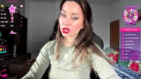 Snapshot of liaquinn chatting on February 6, 10:36 am LiaQuinn online show from February 6, 10:36 am