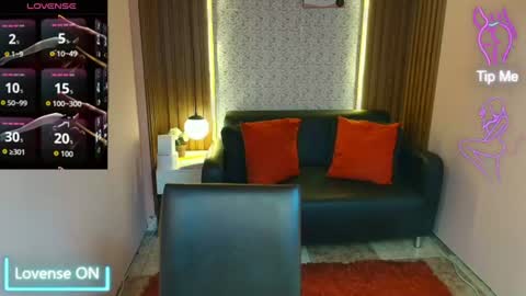 Lia Roberts online show from June 12, 4:37 pm