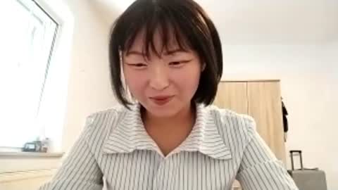 Molly online show from July 28, 2:24 pm