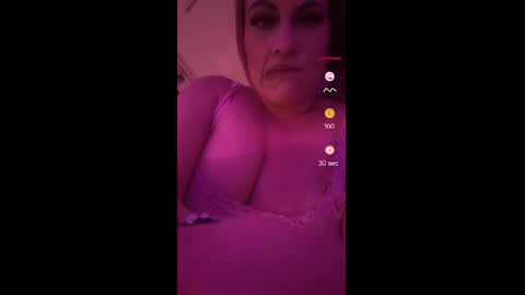 AllieAustyn online show from April 4, 4:44 am