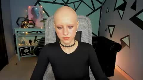 Hey My name is Lida online show from July 28, 9:40 am