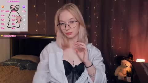 Snapshot of lidiaklemencic chatting on October 15, 7:16 pm Ann online show from October 15, 7:16 pm