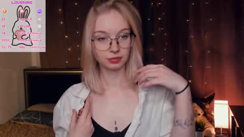 Snapshot of lidiaklemencic chatting on October 16, 7:27 pm Ann online show from October 16, 7:27 pm
