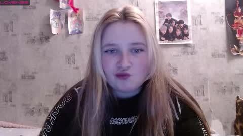 light_lunaa online show from November 17, 12:50 pm