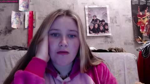 Snapshot of light_lunaa chatting on October 5, 3:17 pm light_lunaa online show from October 5, 3:17 pm