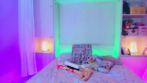         online show from March 3, 11:36 am